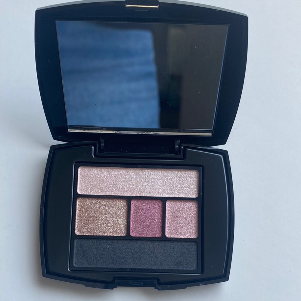 Lancôme Elegant Eyeshadow Palette with Pink and Black Shades